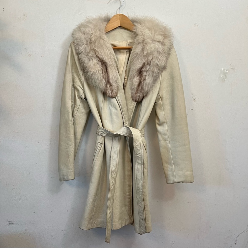 Vintage 100% leather cream trench with fur collar M/L